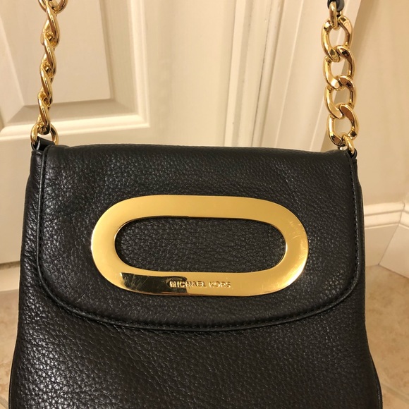 Michael Kors Chain Crossbody Bag - Picture 2 of 4